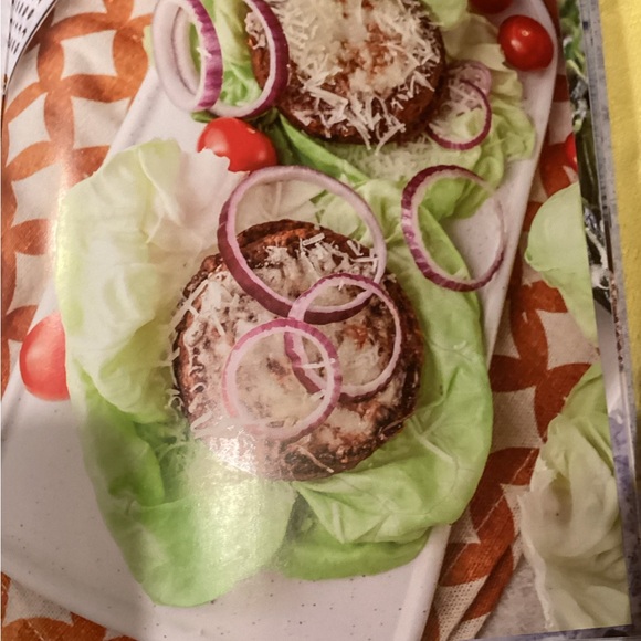 EVERYTHING AIR FRYER COOKBOOK - Picture 2 of 9